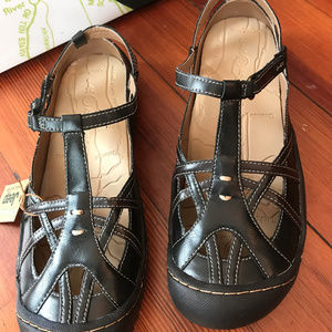J-41 'Adventure On' Sandals